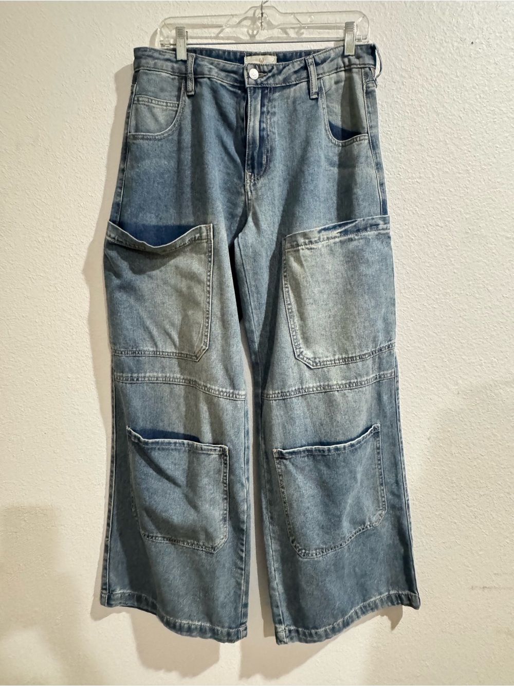 Women’s Patch-Pocket Jeans - Light Blue